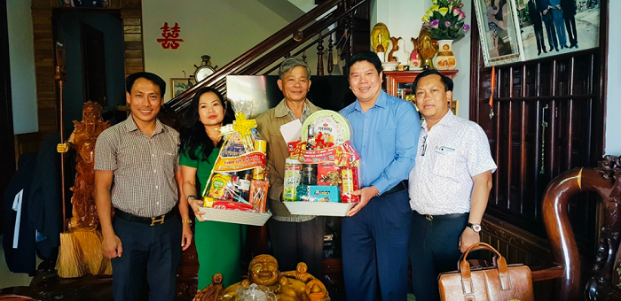tet thuong truc huyen uy 1